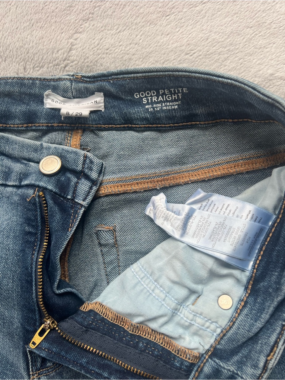 Good American Petite Straight Jeans in Medium Blue Wash - Picture 3 of 3